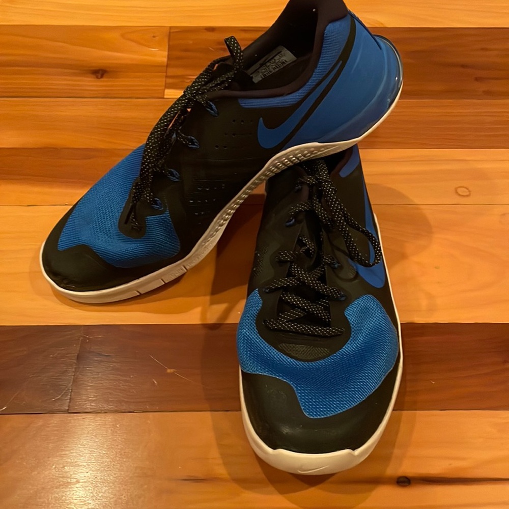 Gently Loved Nike Training Shoes